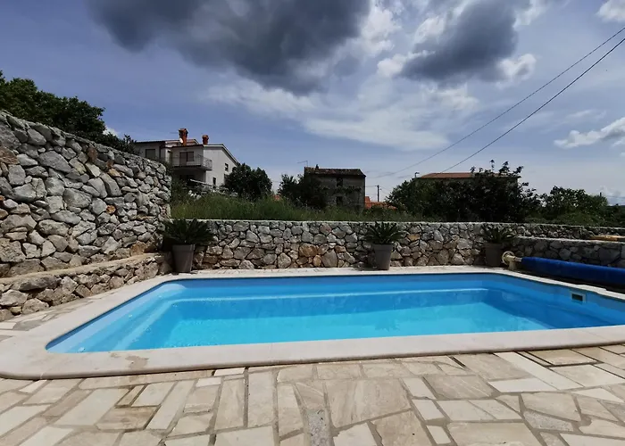 Apartment Andrea With Pool And Seaview